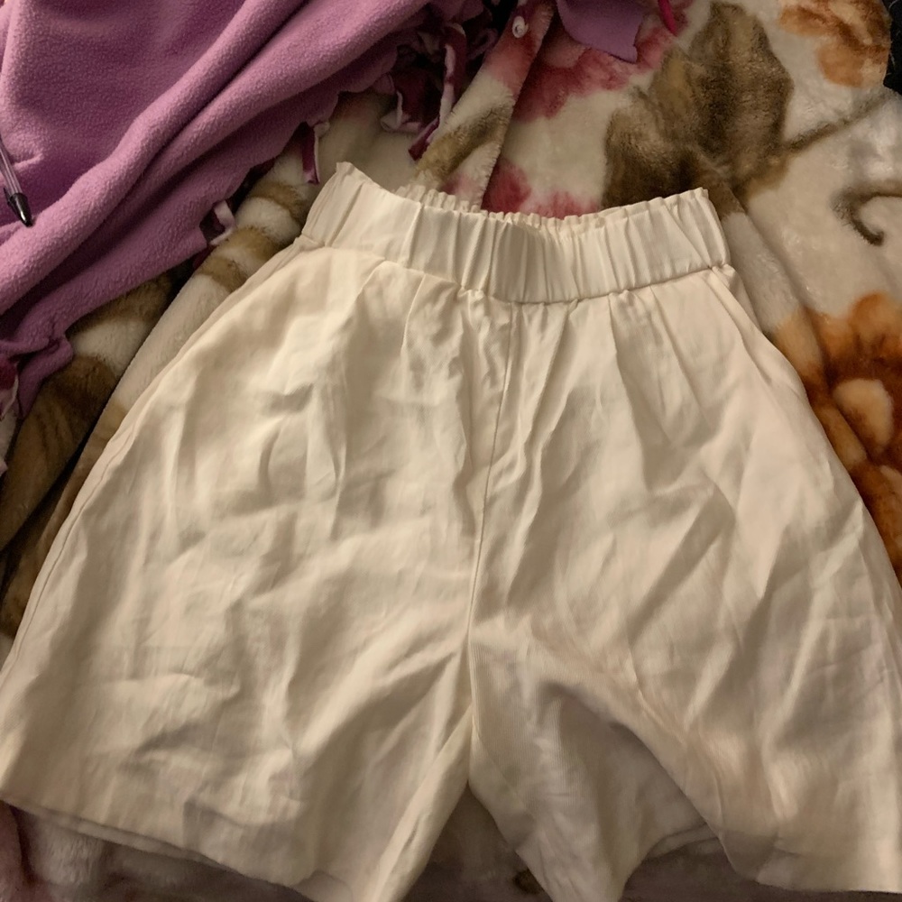 h&m white linen shorts